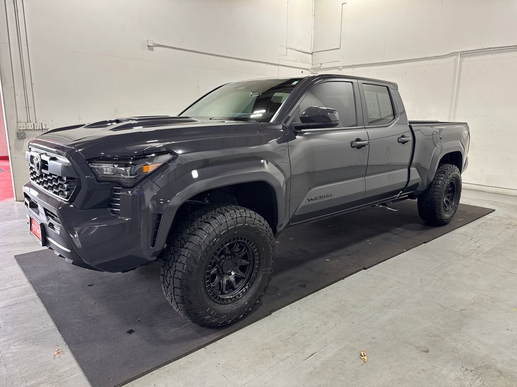 Used 2025 Toyota Tacoma TRD Sport image 3