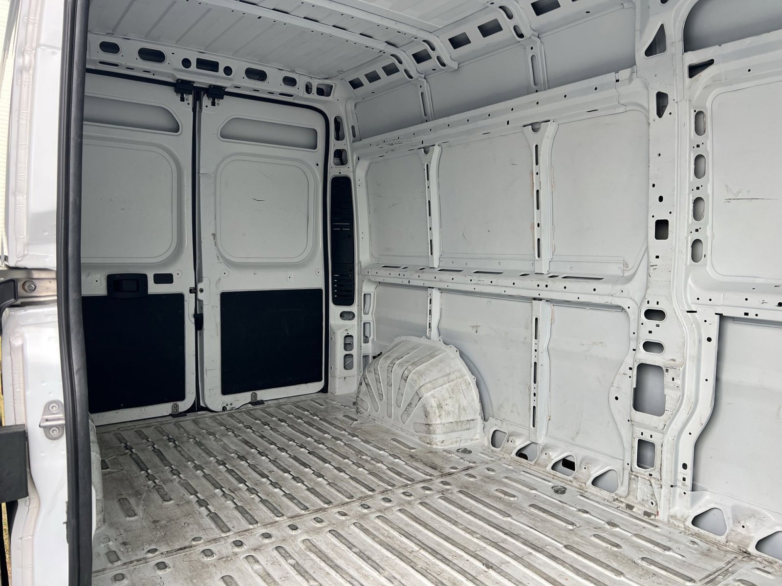 Used 2024 RAM ProMaster 2500 w/ Convenience Group image 34