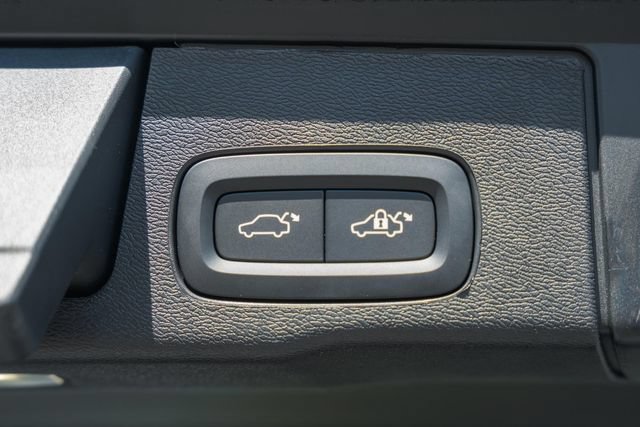 New 2027 Volvo XC60 B5 Ultra AWD/4WD image 13