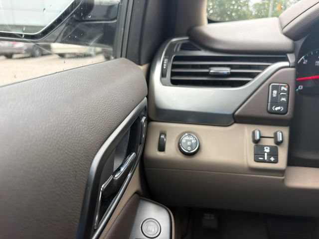 Used 2019 Chevrolet Suburban LT RWD image 12