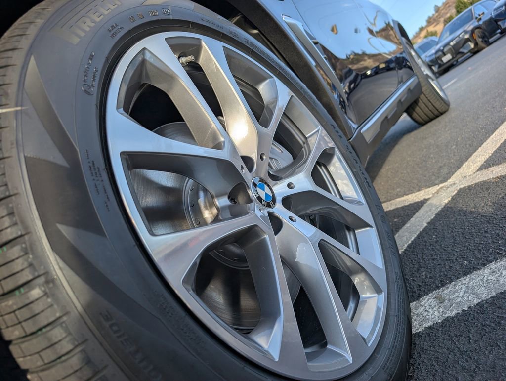 New 2026 BMW X5 xDrive50e w/ Climate Comfort Package image 9