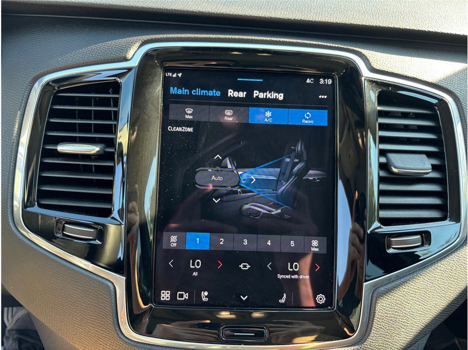 Used 2023 Volvo XC90 B5 Plus Bright image 33