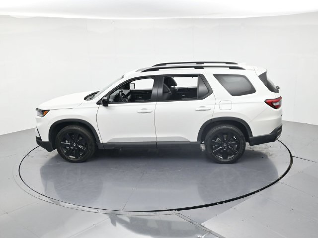 Used 2025 Honda Pilot Black Edition image 47
