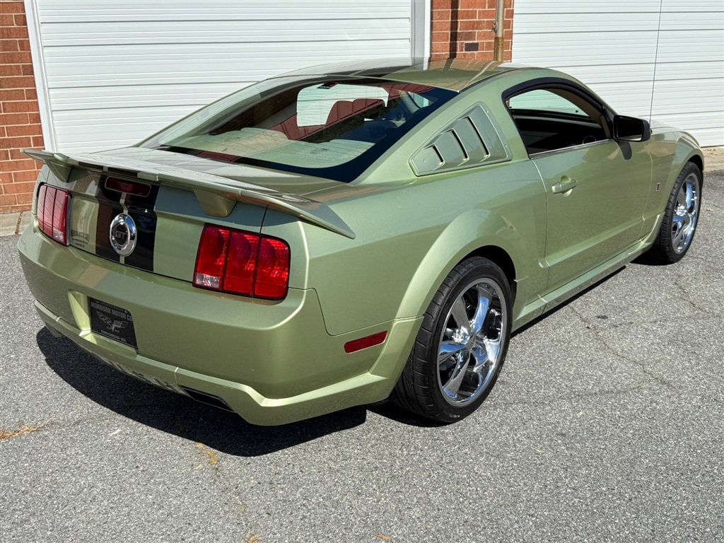 Used 2005 Ford Mustang GT Premium image 31