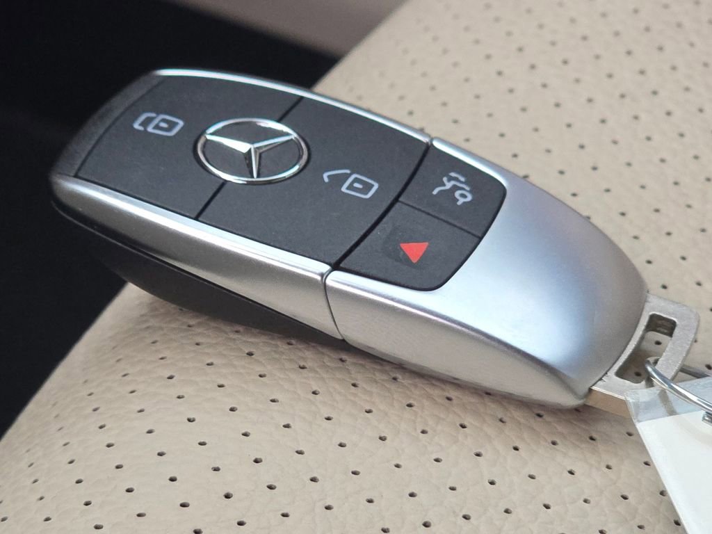 Certified 2022 Mercedes-Benz GLC 300 4MATIC image 36