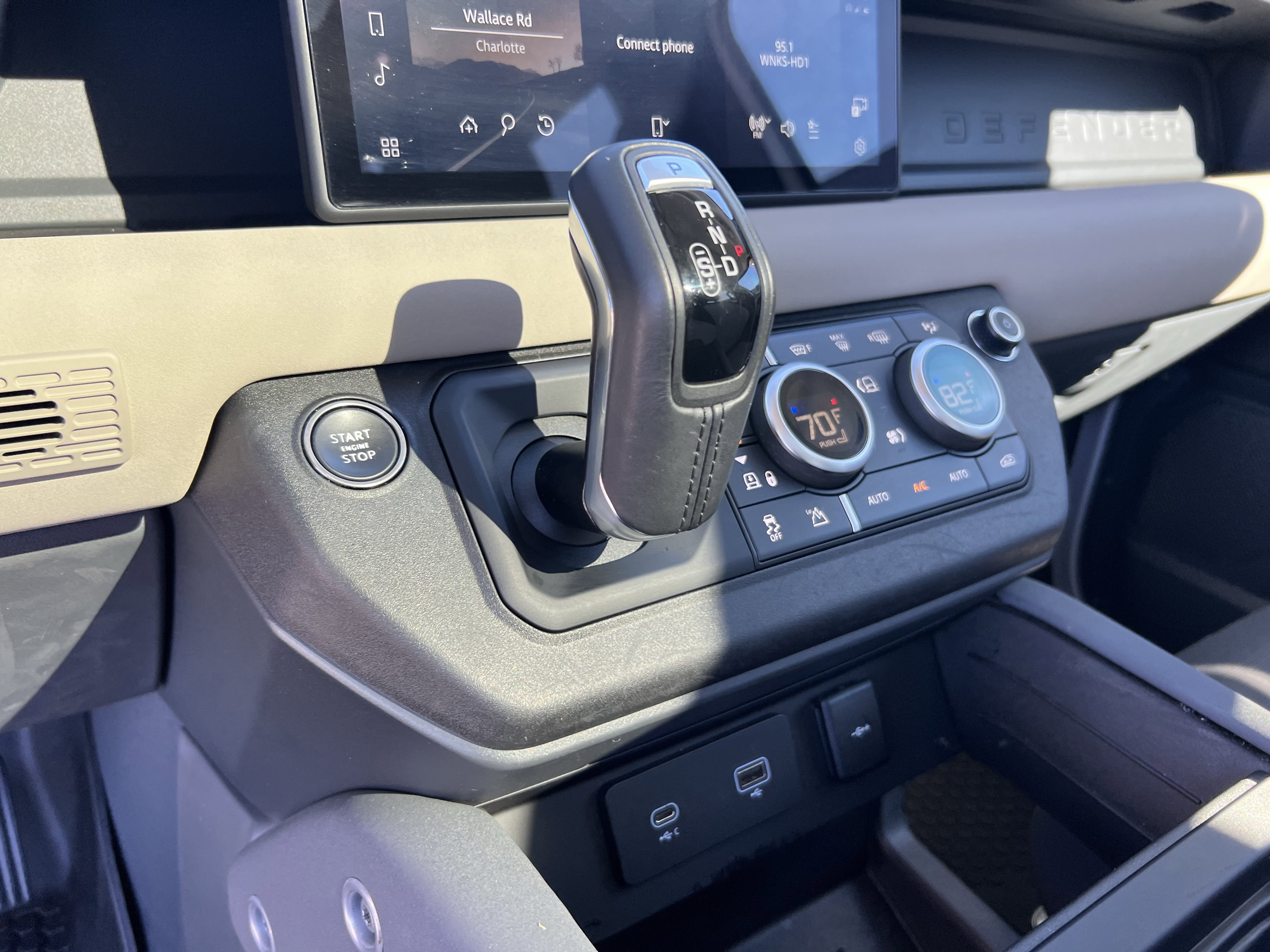 Used 2023 Land Rover Defender 110 X-Dynamic SE image 21
