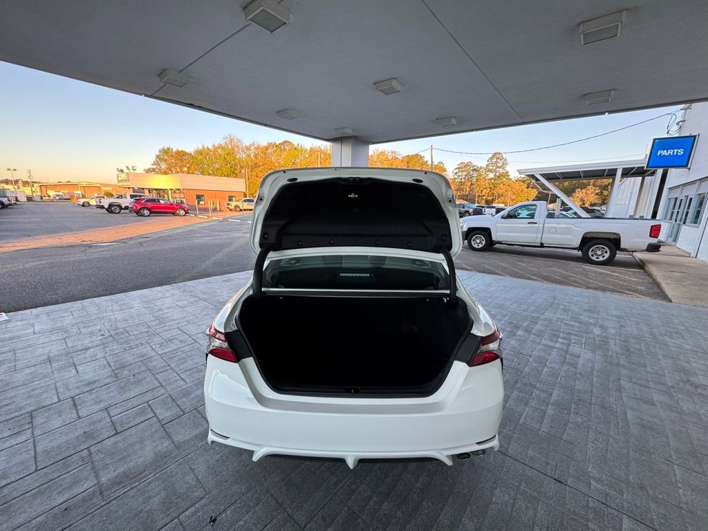 Used 2023 Toyota Camry SE FWD image 8