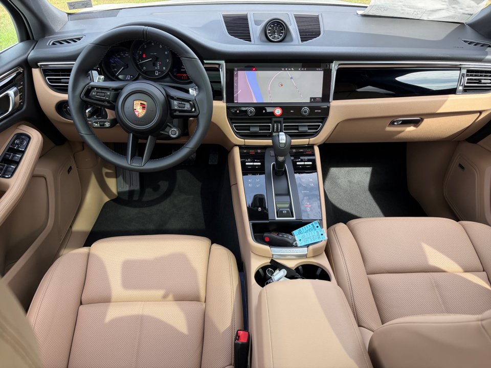 New 2026 Porsche Macan AWD/4WD image 16