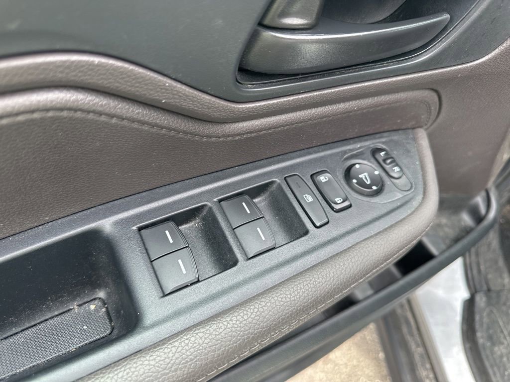 Used 2019 Honda Odyssey EX image 17