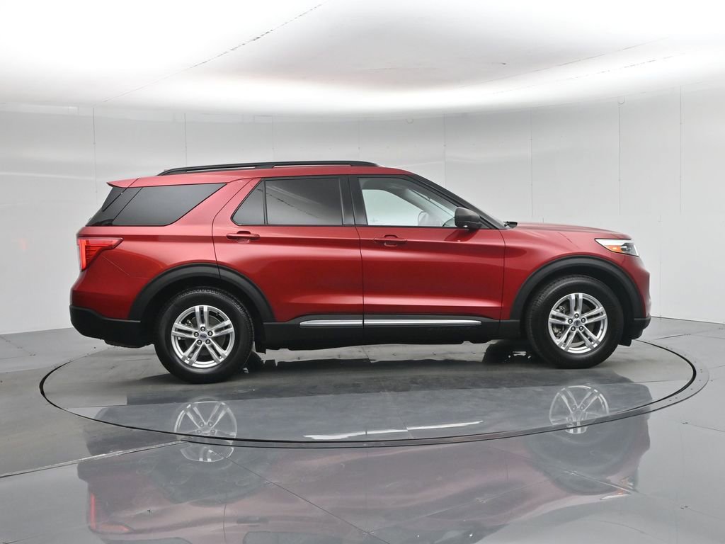 Certified 2020 Ford Explorer XLT w/ Equipment Group 202A image 33