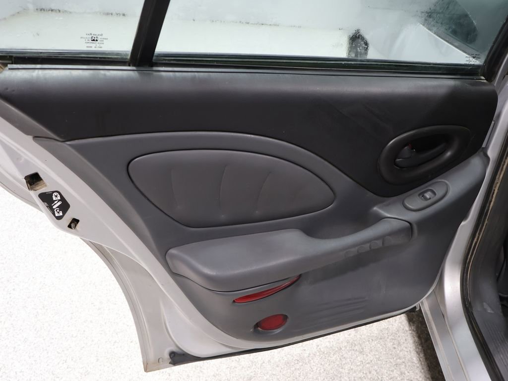 Used 2003 Pontiac Bonneville SE w/ Leather Appointment Package image 20