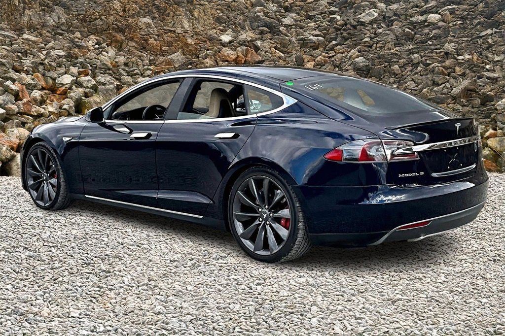 Used 2015 Tesla Model S P85D image 11