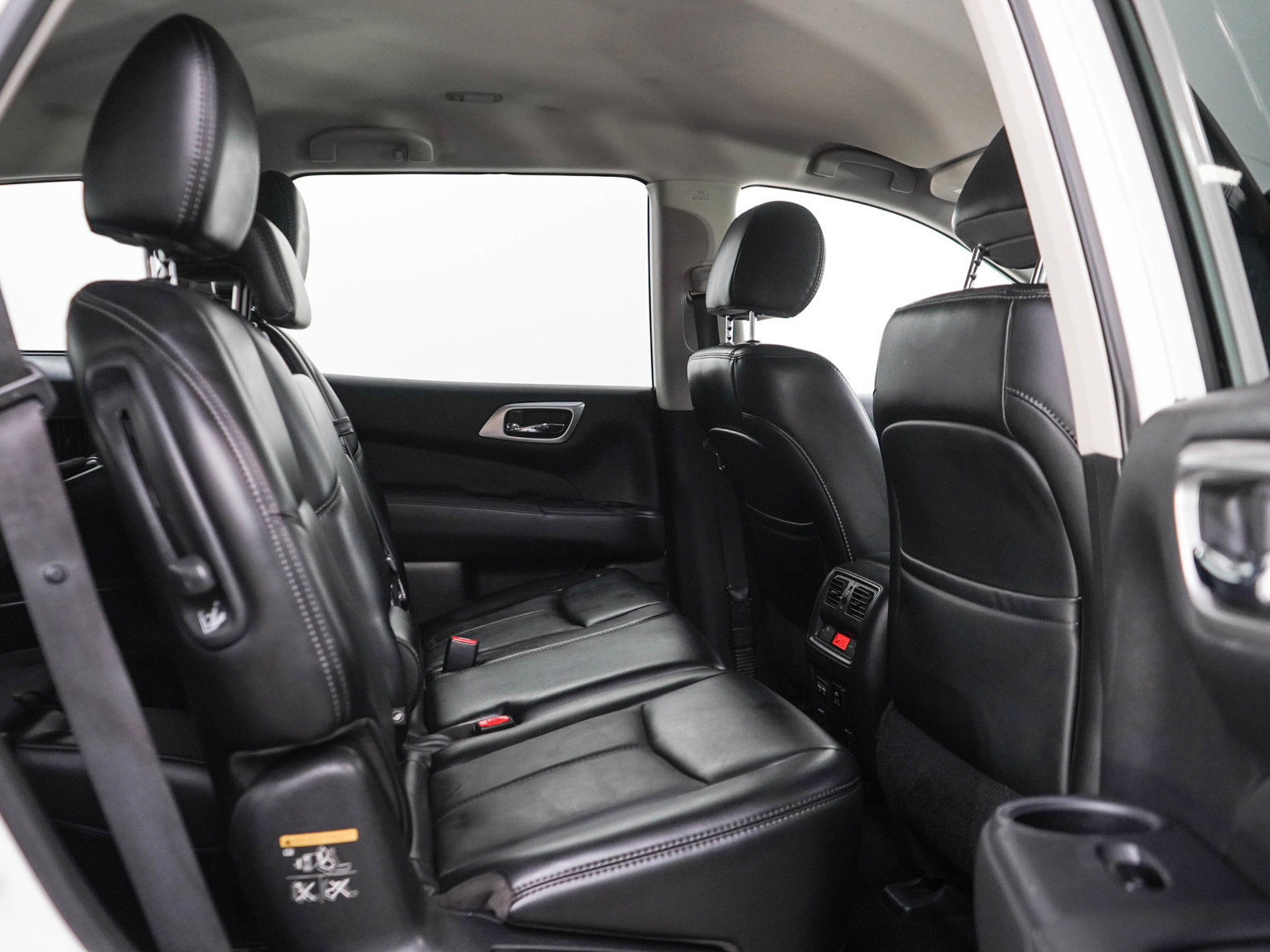 Used 2017 Nissan Pathfinder SL AWD/4WD image 12