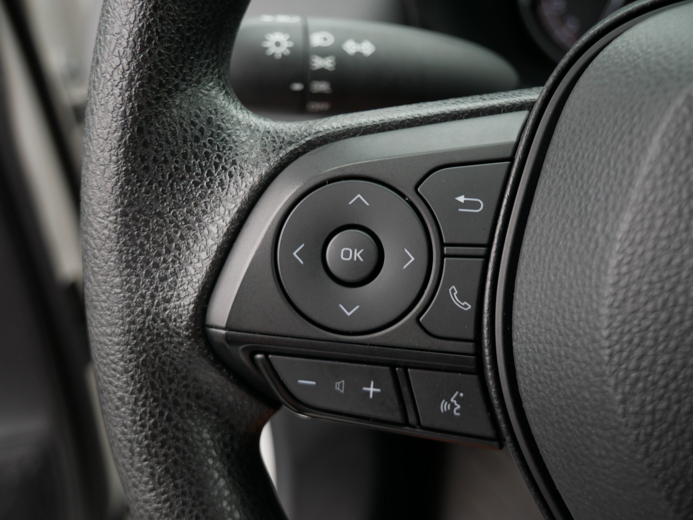 Certified 2025 Toyota RAV4 LE AWD/4WD image 26