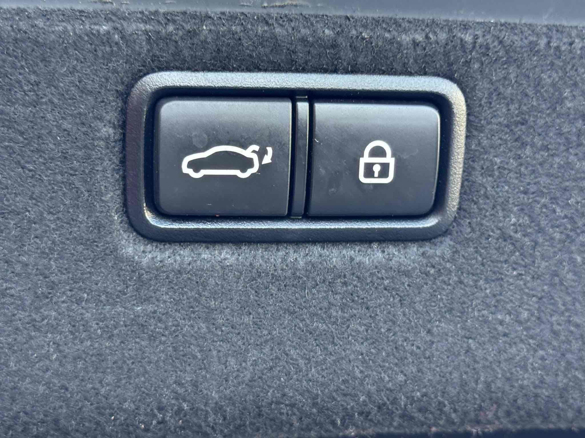 Used 2016 Hyundai Genesis 3.8 w/ Option Group 04 image 94