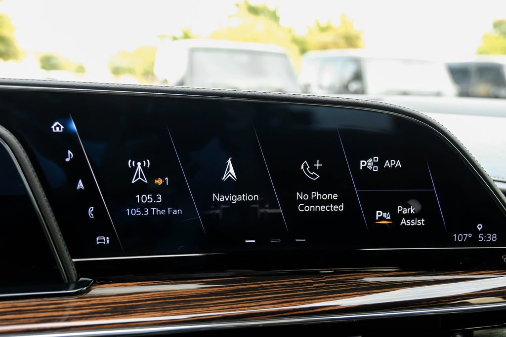 Used 2024 Cadillac Escalade Premium Luxury w/ Performance Package AWD/4WD image 38