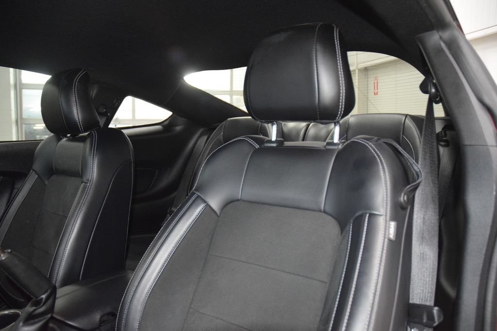 Used 2016 Ford Mustang Shelby GT350 w/ Technology Package RWD image 45