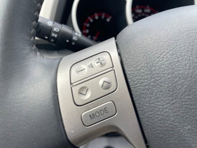 Used 2009 Pontiac Vibe GT FWD image 19