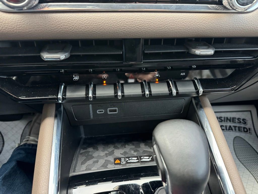 Certified 2024 GMC Canyon Denali image 24