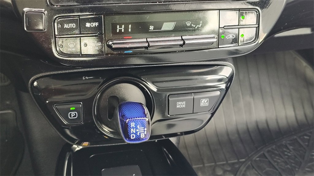 Used 2020 Toyota Prius XLE image 21