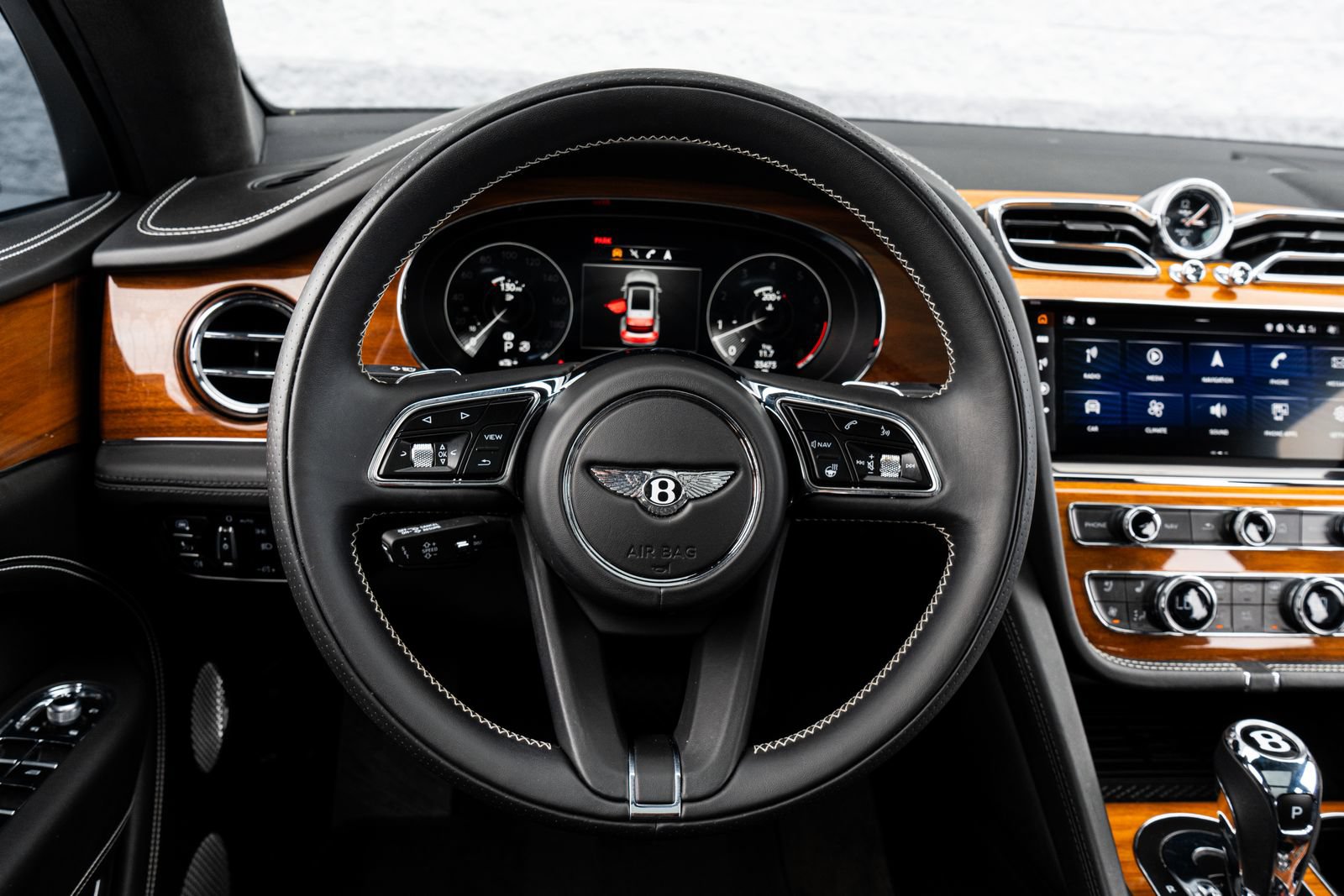 Certified 2023 Bentley Bentayga AWD/4WD image 31