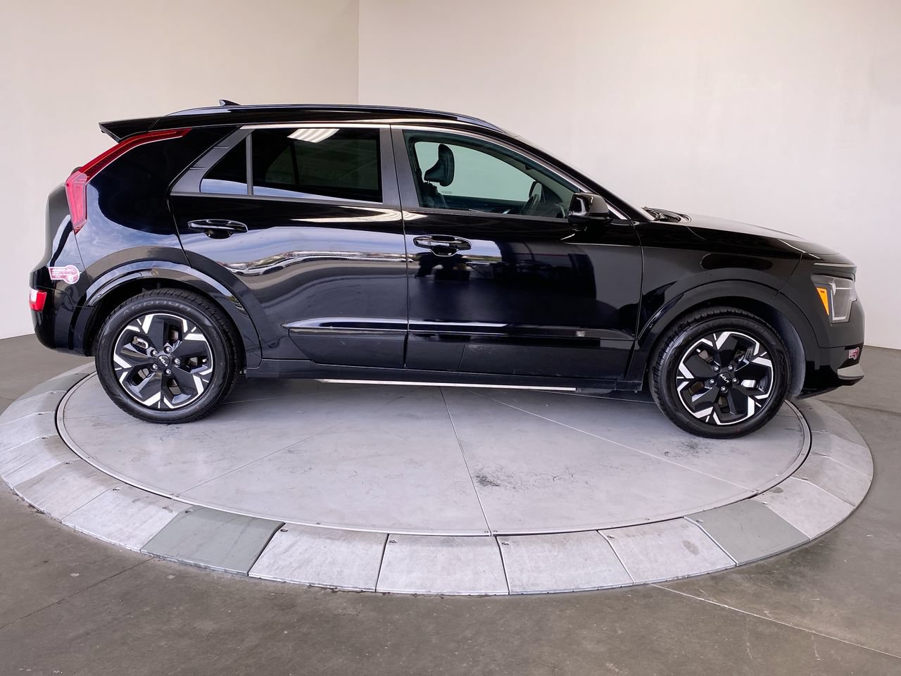 Certified 2023 Kia Niro Wind FWD image 6