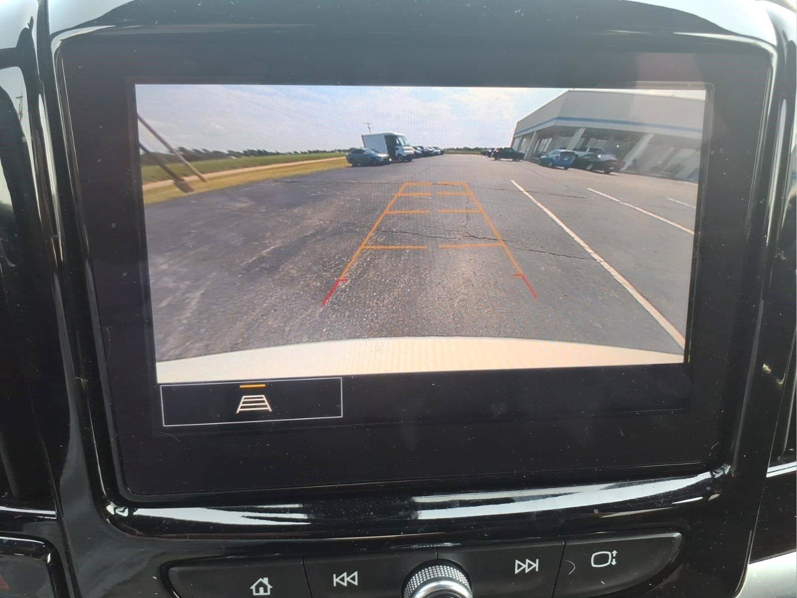 Used 2023 Chevrolet Traverse LT FWD image 31
