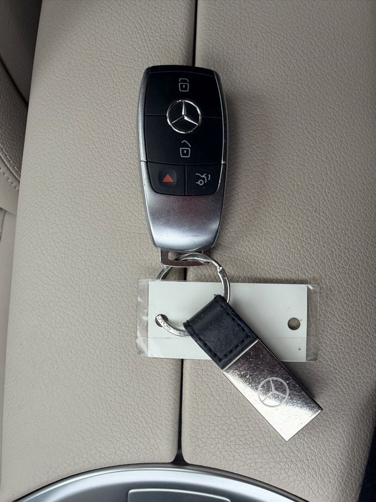 Used 2020 Mercedes-Benz GLC 300 4MATIC Coupe image 34