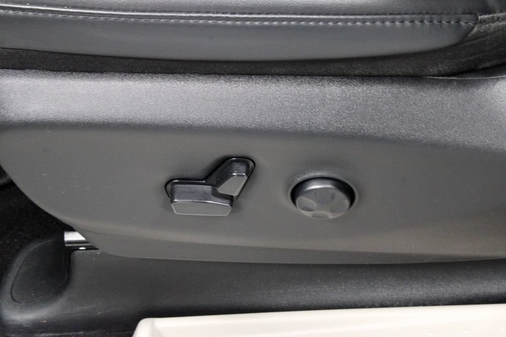 Used 2023 Chrysler Pacifica Touring-L FWD image 24