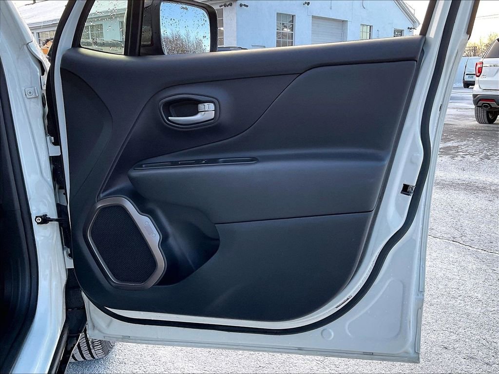 Used 2023 Jeep Renegade Latitude image 26