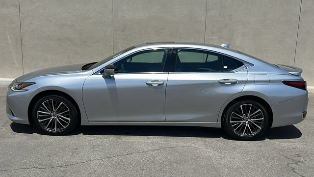 Used 2025 Lexus ES 300h w/ Premium Package FWD image 5