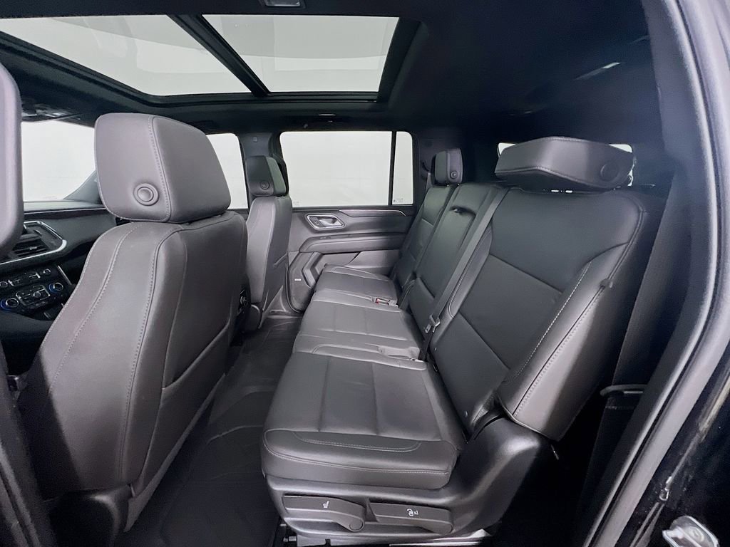 Used 2024 Chevrolet Suburban LT w/ LT Signature Package image 24