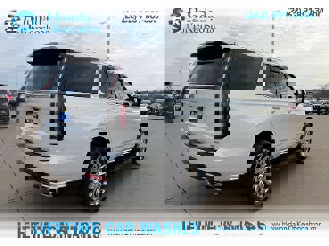 Used 2023 Cadillac Escalade Premium Luxury image 3