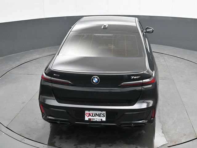 Used 2023 BMW 760i xDrive w/ Executive Package AWD/4WD image 31