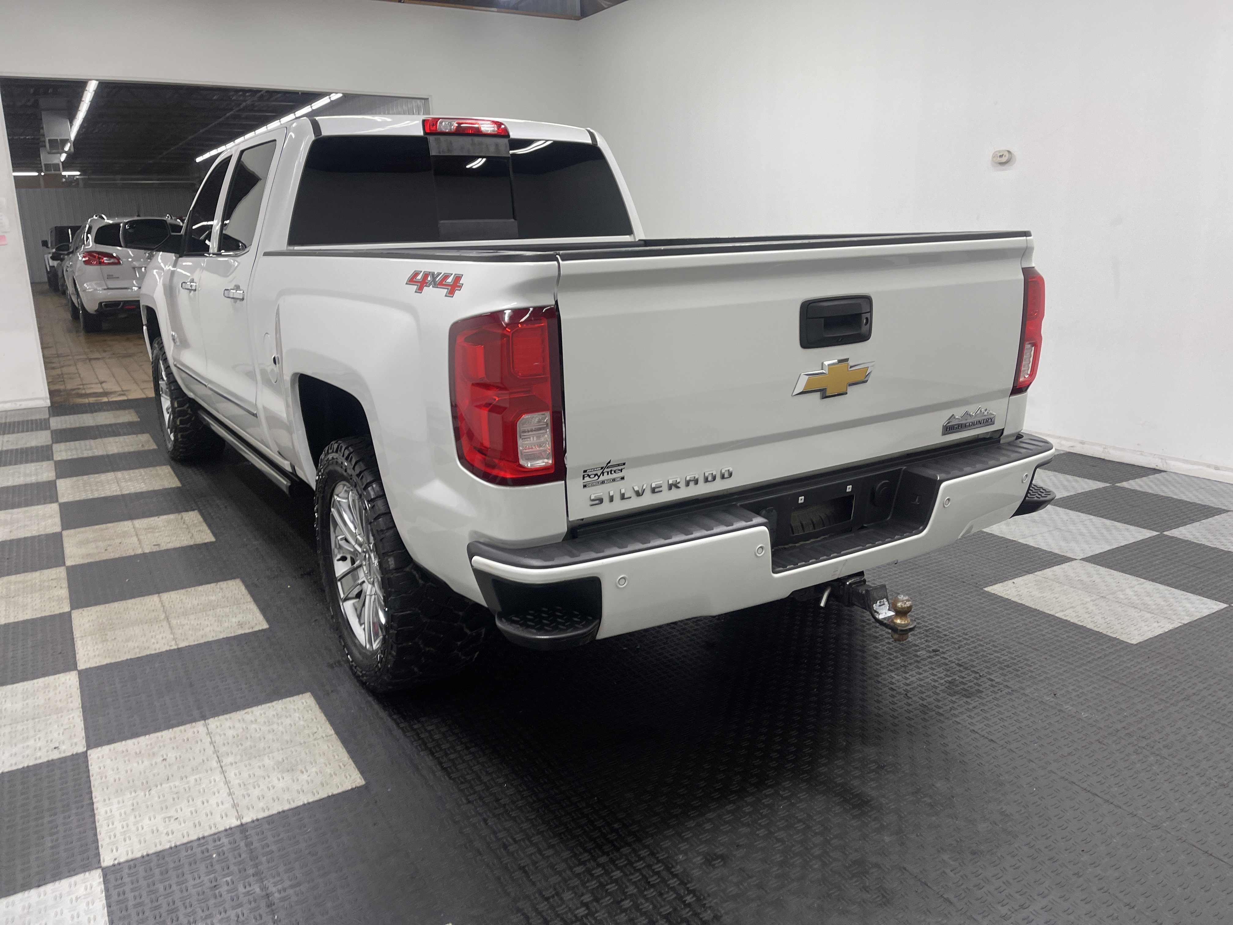 Used 2016 Chevrolet Silverado 1500 High Country w/ High Country Premium Package image 2