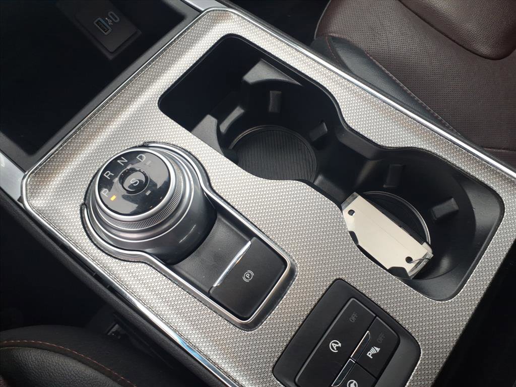 Used 2021 Ford Edge Titanium w/ Equipment Group 301A image 21