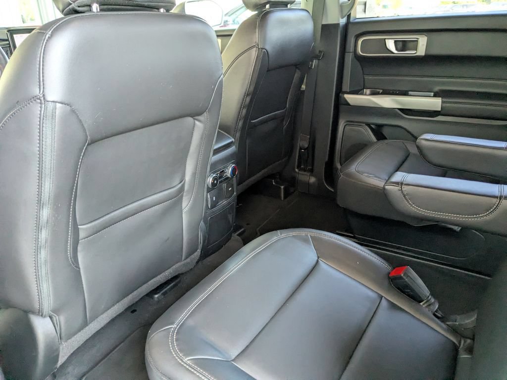 Used 2022 Ford Explorer XLT AWD/4WD image 25