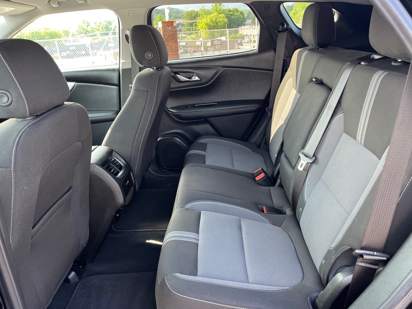 Used 2025 Chevrolet Blazer LT AWD/4WD image 19