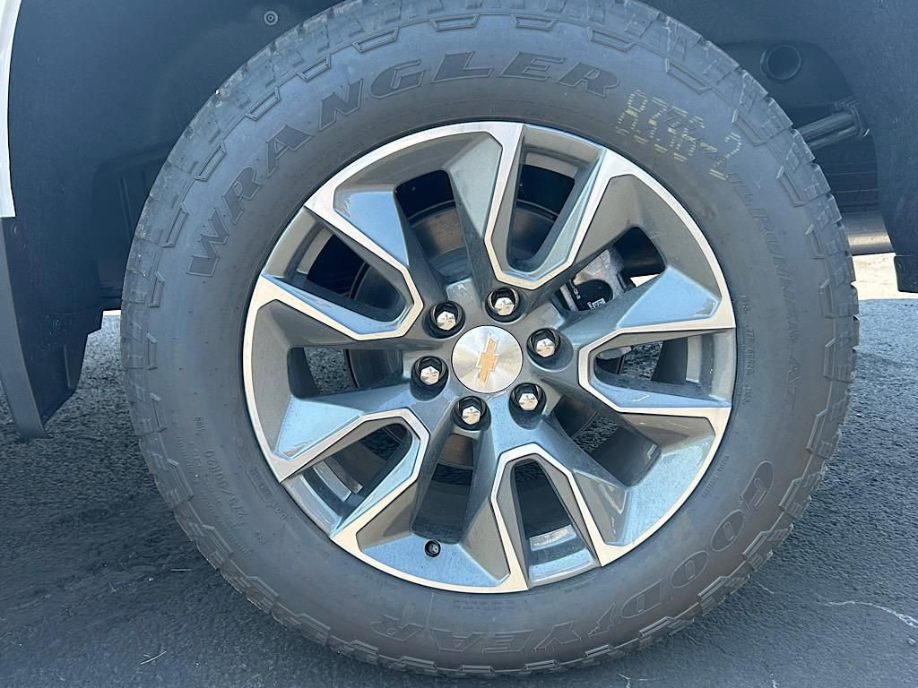 New 2026 Chevrolet Silverado 1500 LT image 25