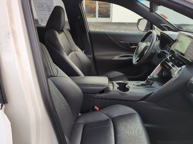 Used 2021 Toyota Venza Limited w/ Advanced Technology Package image 28
