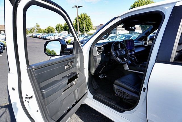 Used 2025 Toyota Tundra Limited w/ TRD Off-Road Package AWD/4WD image 39