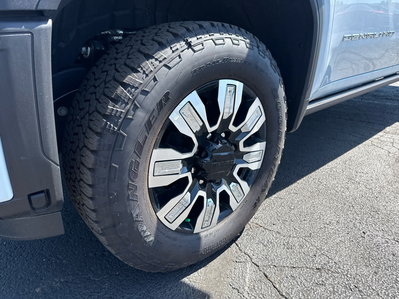 New 2026 GMC Sierra 3500 Denali w/ Denali Reserve Package AWD/4WD image 9
