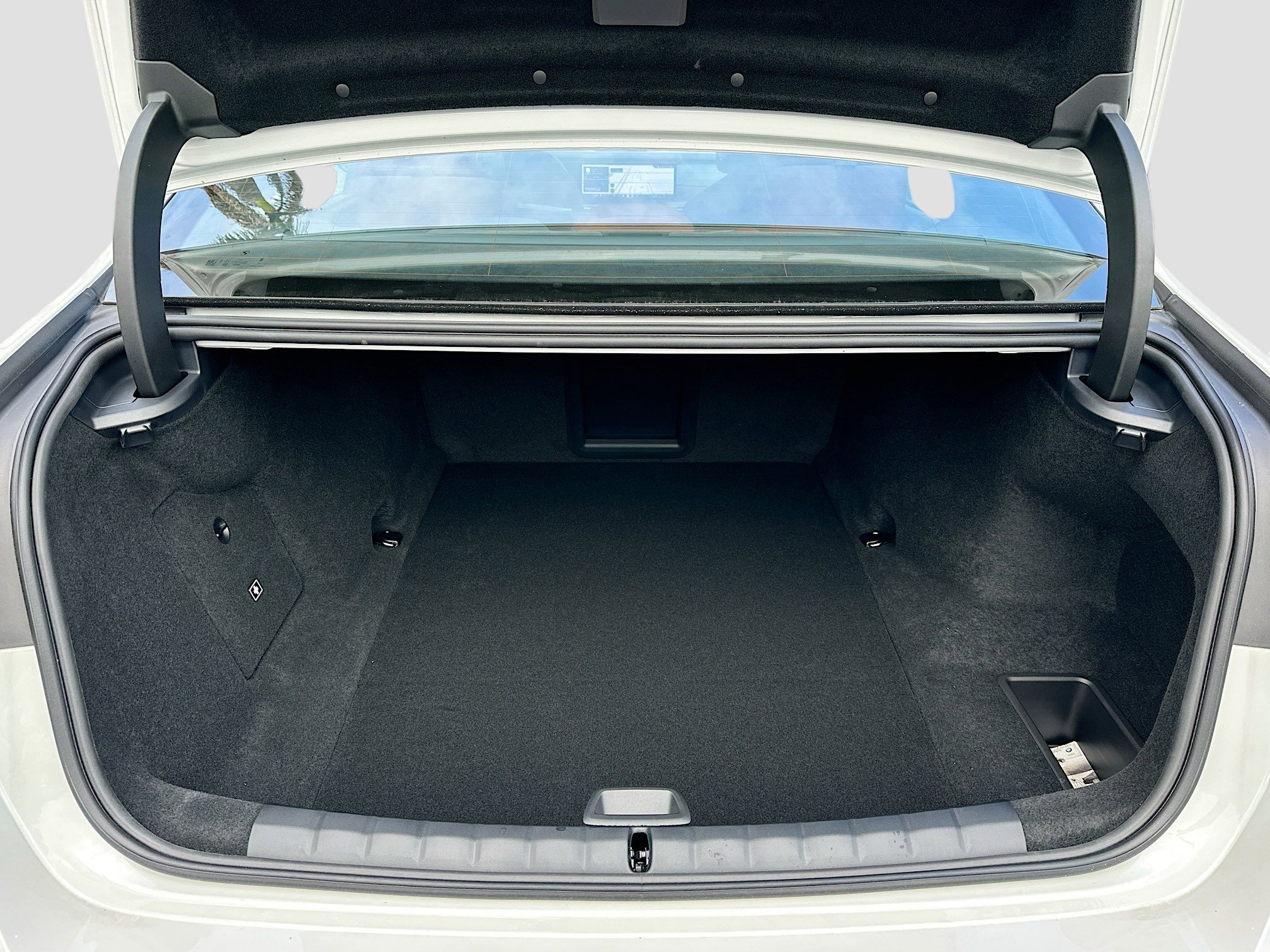 New 2025 BMW i7 xDrive60 image 46