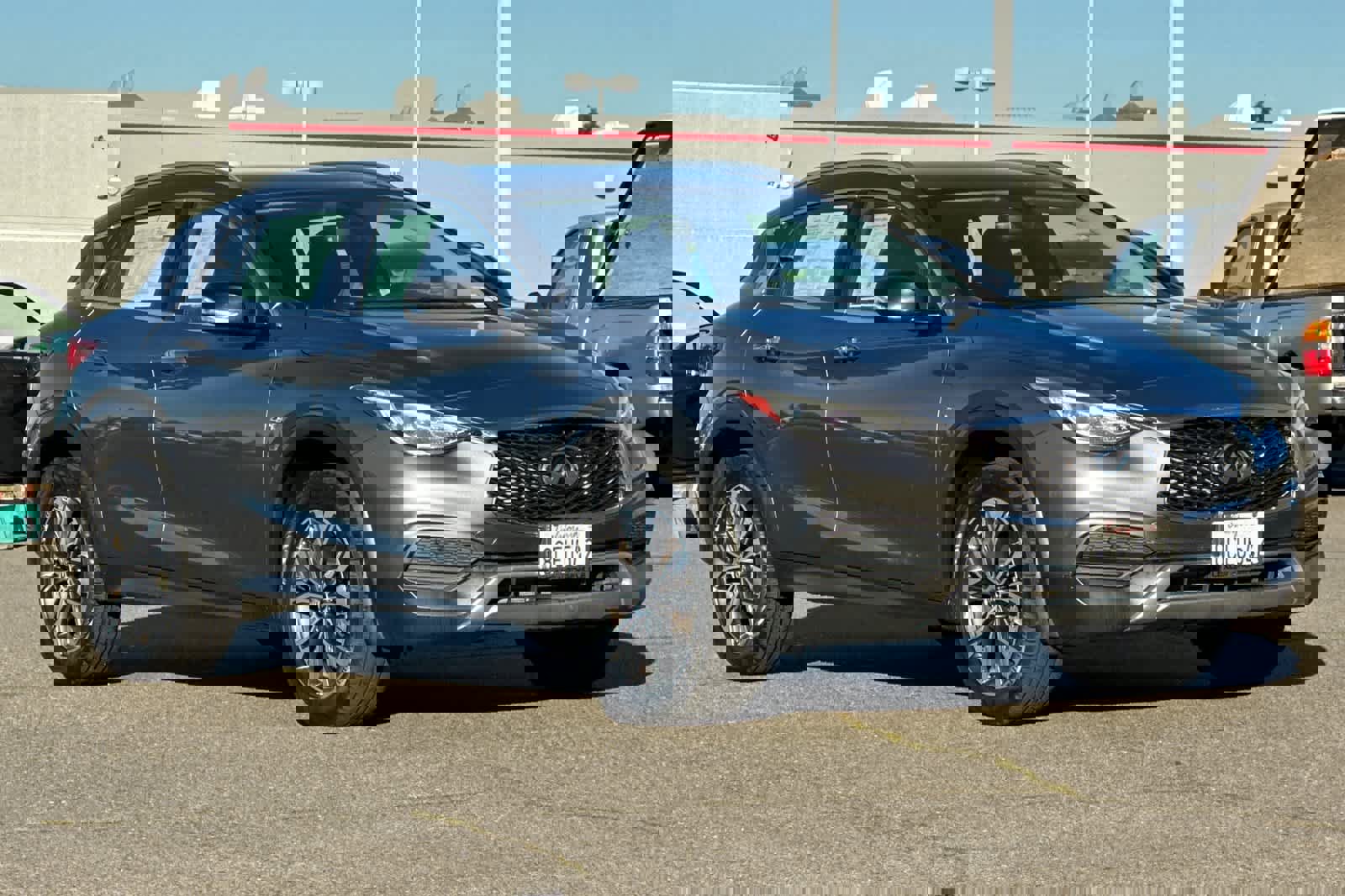 Used 2018 INFINITI QX30 AWD image 5