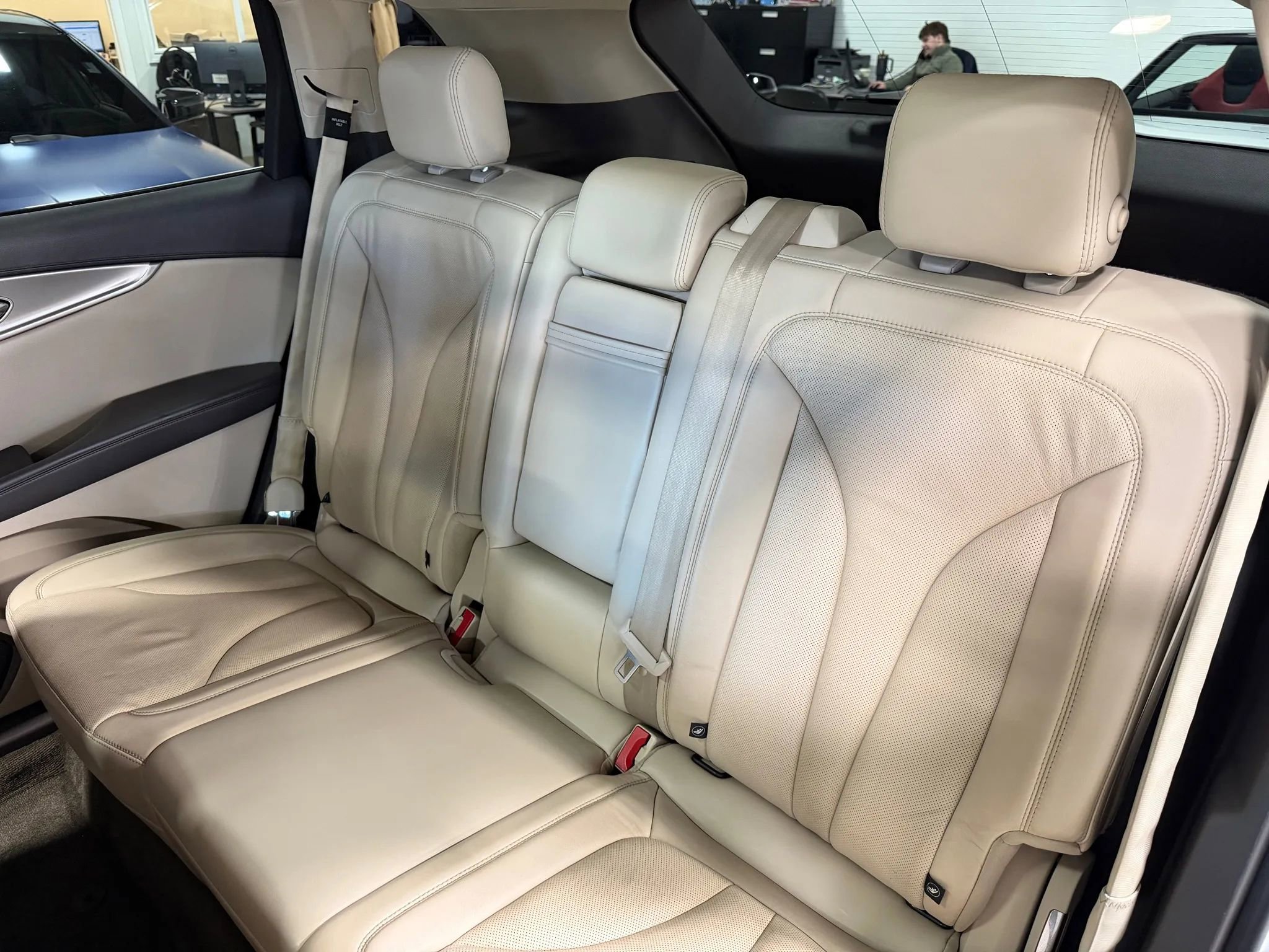 Used 2016 Lincoln MKX Reserve w/ Technology Package image 27