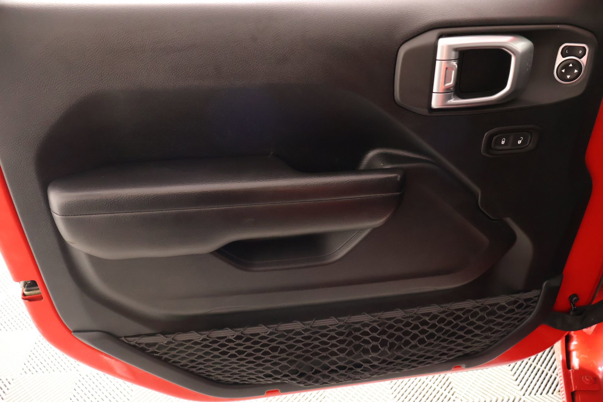 Used 2020 Jeep Wrangler Sport AWD/4WD image 13