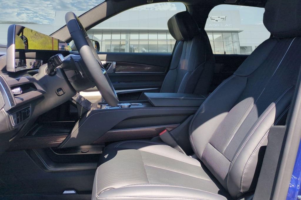 New 2026 Cadillac Vistiq Luxury w/ LPO, Floor Liner Package AWD/4WD image 11