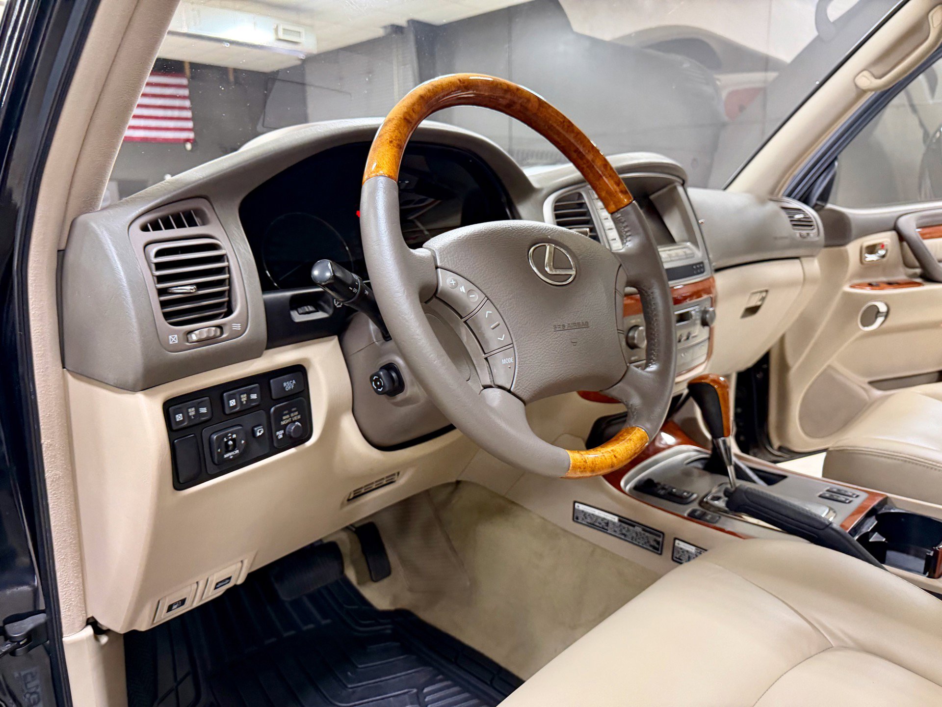 Used 2003 Lexus LX 470 4WD image 24
