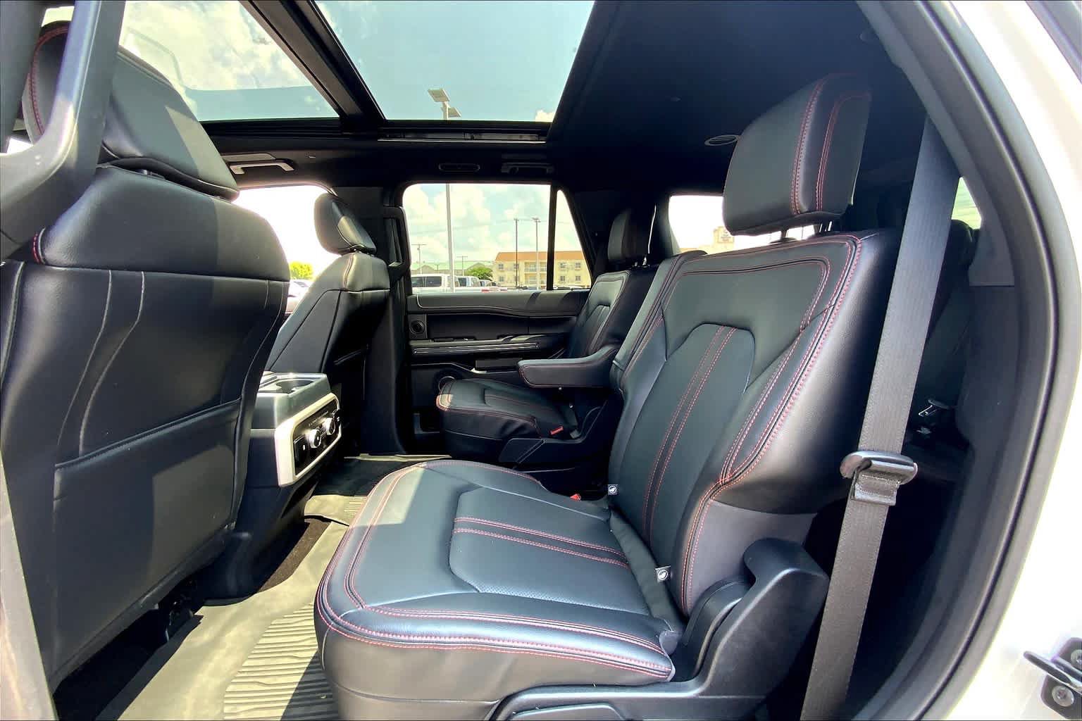 Used 2022 Ford Expedition Limited RWD image 19