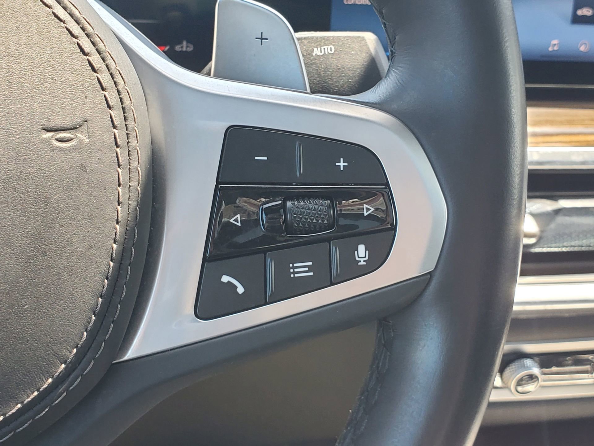 Used 2025 BMW X6 xDrive40i image 25